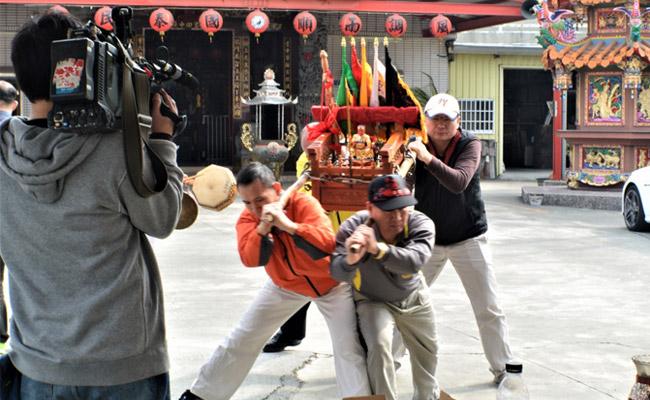 三老爺上神轎發攆轎